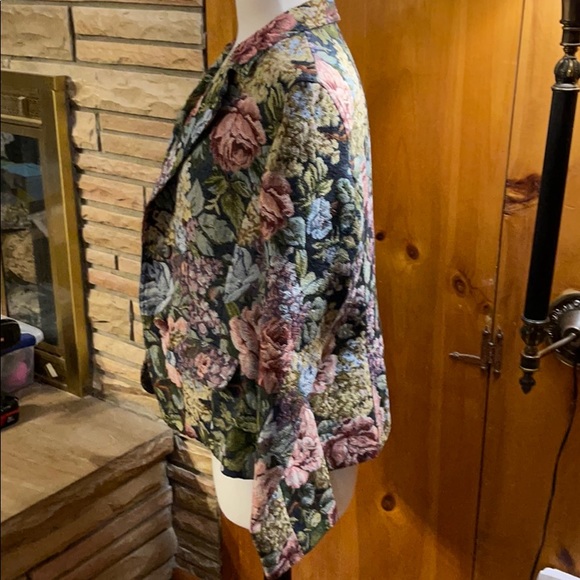 Ladies tapestry jacket - Picture 5 of 9